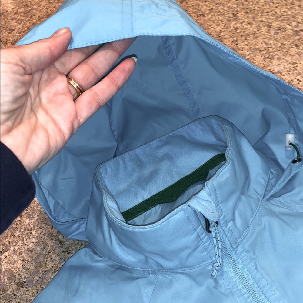 L.L. Bean Lightweight Blue Jacket With Hood - Picture 6 of 15